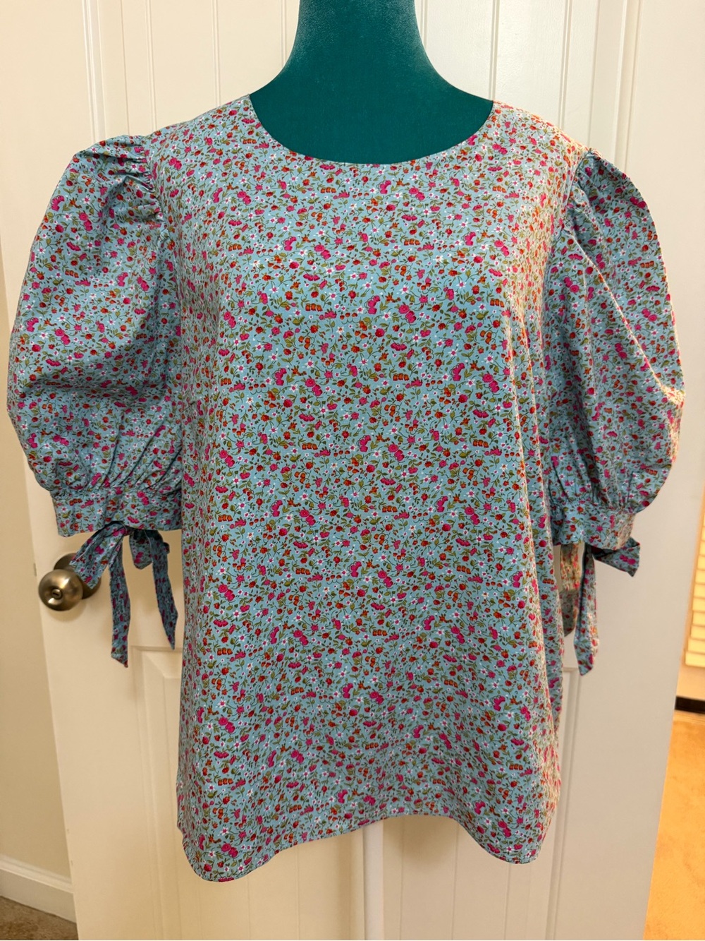 Women's Puff-Sleeve Floral Blouse in Light Blue and Pink